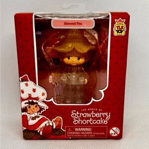 STRAWBERRY SHORTCAKE ALMOND TEA CHASE MINI FIGURE CheeBee! TLS Toy Series 2 NIB